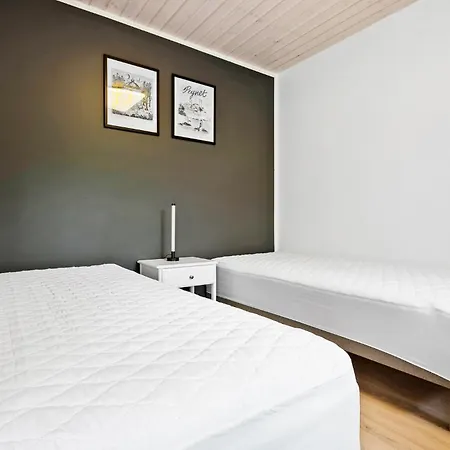 3 Bedroom Beautiful In Apartment *