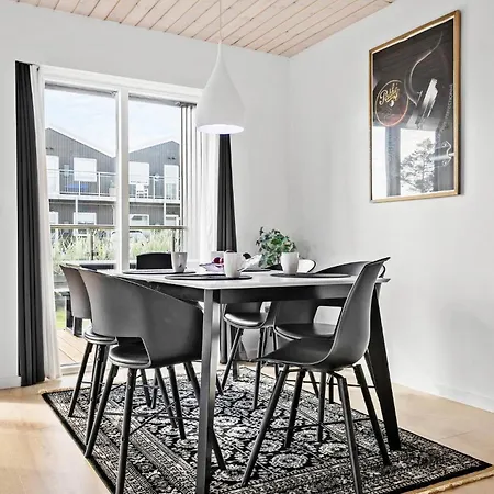 3 Bedroom Beautiful In Apartment *