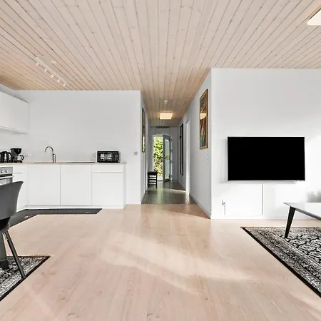 Apartment 3 Bedroom Beautiful In Slagelse
