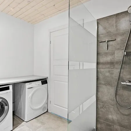 Apartment 3 Bedroom Beautiful In *